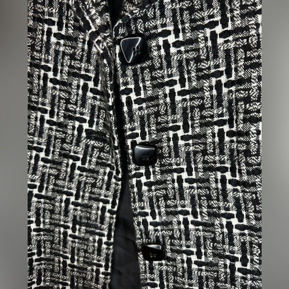 RQT Petite, women’s black and white jacket, size 14 petite - Picture 4 of 7